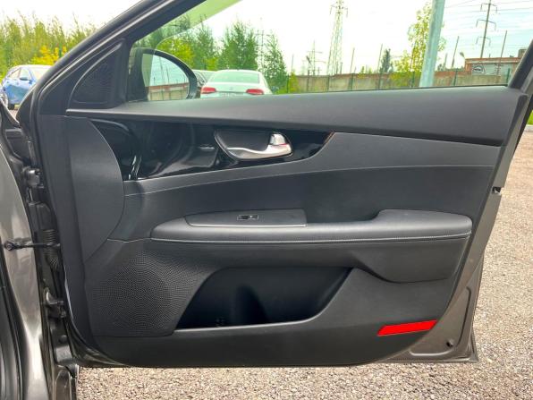 Kia Cerato IV Рестайлинг с пробегом 2021 года, цена 2 398 000 рублей, 55667 км, седан, Автокод Объявления
