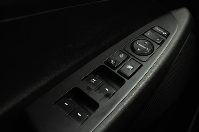 Hyundai Tucson III с пробегом 2017 года, цена 1 599 000 рублей, 220836 км, внедорожник, Автокод Объявления