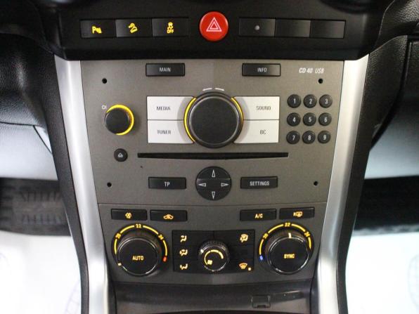 Opel Antara I Рестайлинг с пробегом 2013 года, цена 920 000 рублей, 185558 км, внедорожник, Автокод Объявления
