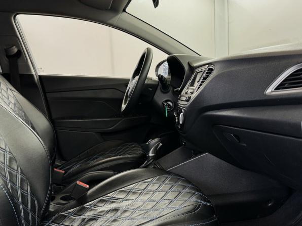 Hyundai Solaris II Рестайлинг с пробегом 2021 года, цена 1 670 000 рублей, 64062 км, седан, Автокод Объявления