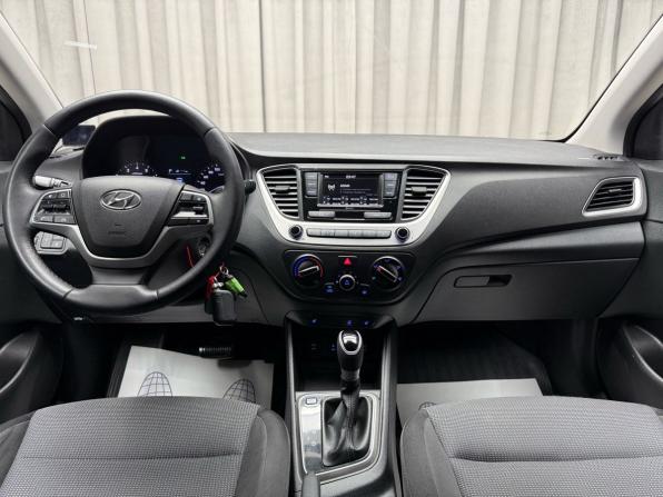 Hyundai Solaris II с пробегом 2017 года, цена 1 099 000 рублей, 134137 км, седан, Автокод Объявления
