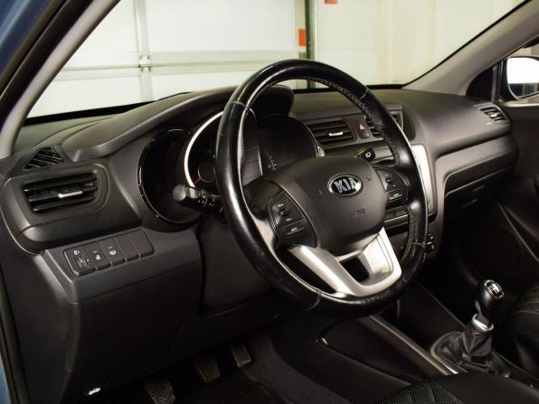 Kia Rio III Рестайлинг с пробегом 2015 года, цена 1 029 995 рублей, 65432 км, хэтчбек, Автокод Объявления
