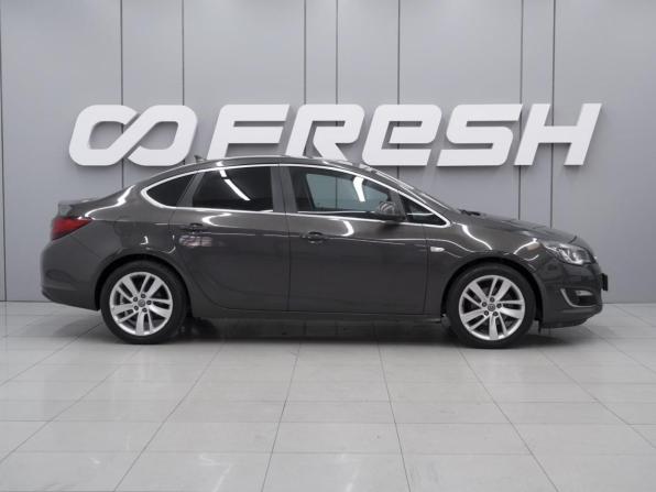 Opel Astra J Рестайлинг с пробегом 2014 года, цена 950 000 рублей, 137222 км, седан, Автокод Объявления