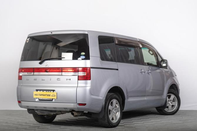 Mitsubishi Delica D:5 I с пробегом 2013 года, цена 1 499 000 рублей, 213000 км, минивэн, Автокод Объявления