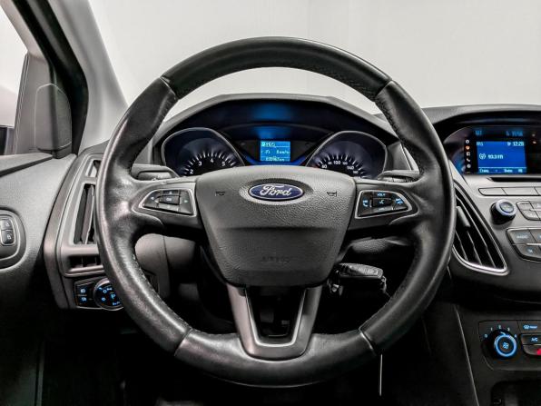 Ford Focus III Рестайлинг с пробегом 2017 года, цена 1 315 000 рублей, 35958 км, хэтчбек, Автокод Объявления