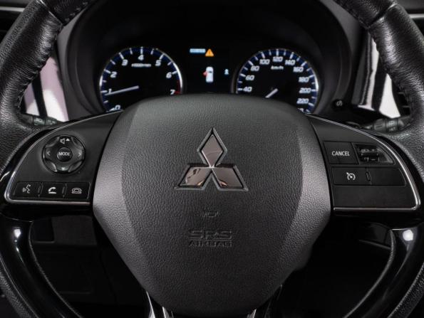 Mitsubishi Outlander III Рестайлинг 2 с пробегом 2018 года, цена 2 329 000 рублей, 91797 км, внедорожник, Автокод Объявления
