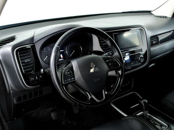 Mitsubishi Outlander III Рестайлинг 2 с пробегом 2018 года, цена 1 698 000 рублей, 156725 км, внедорожник, Автокод Объявления