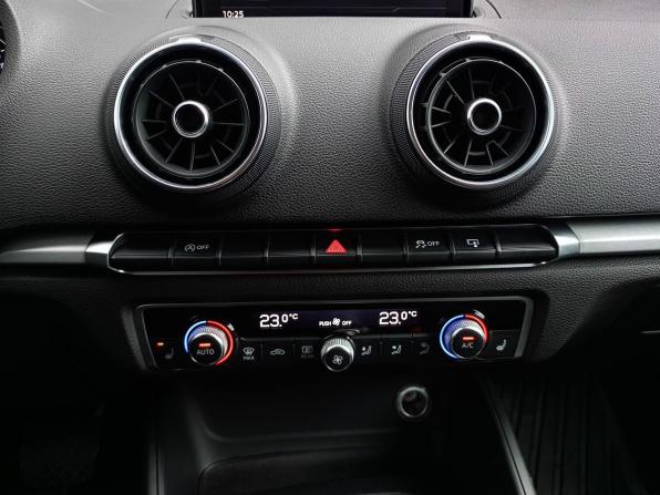 Audi A3 III (8V) Рестайлинг с пробегом 2017 года, цена 1 789 000 рублей, 137765 км, седан, Автокод Объявления