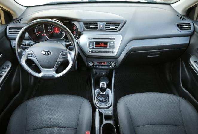 Kia Rio III Рестайлинг с пробегом 2016 года, цена 850 000 рублей, 142000 км, седан, Автокод Объявления