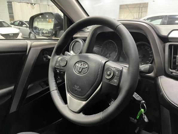 Toyota RAV4 IV (XA40) Рестайлинг с пробегом 2015 года, цена 2 270 000 рублей, 111546 км, внедорожник, Автокод Объявления