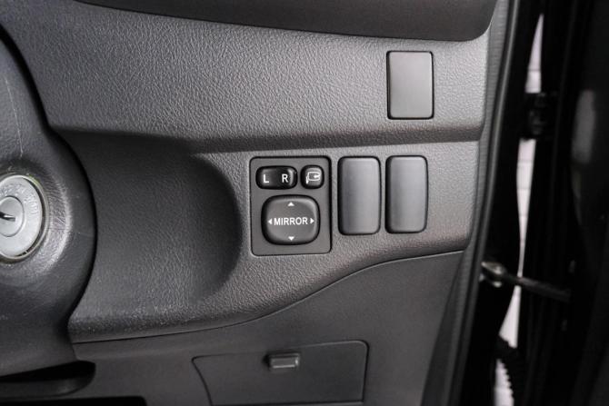 Toyota bB II Рестайлинг с пробегом 2016 года, цена 1 249 000 рублей, 104000 км, компактвэн, Автокод Объявления
