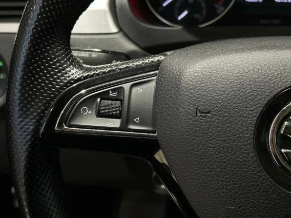 Skoda Rapid I Рестайлинг с пробегом 2019 года, цена 1 449 000 рублей, 102000 км, лифтбек, Автокод Объявления