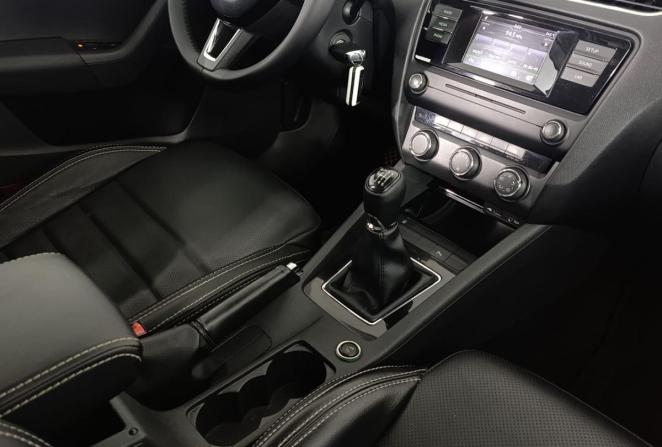 Skoda Octavia III (A7) с пробегом 2015 года, цена 1 250 000 рублей, 212500 км, лифтбек, Автокод Объявления