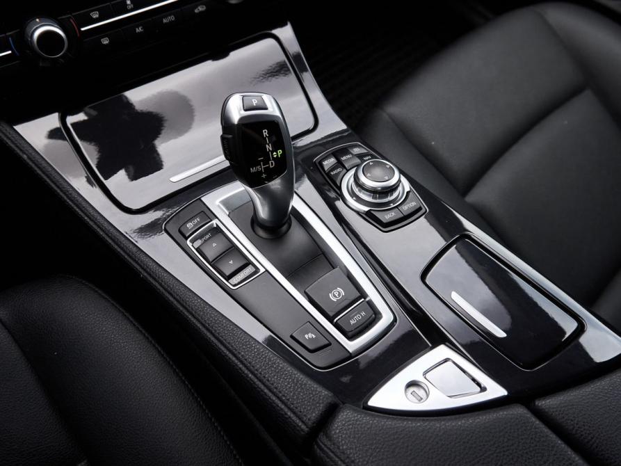 BMW 5 серии VI (F10/F11/F07) Рестайлинг Казань  - изображение 11