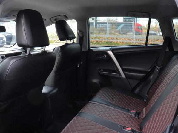 Toyota RAV4 IV (XA40) Рестайлинг с пробегом 2015 года, цена 2 250 000 рублей, 145039 км, внедорожник, Автокод Объявления