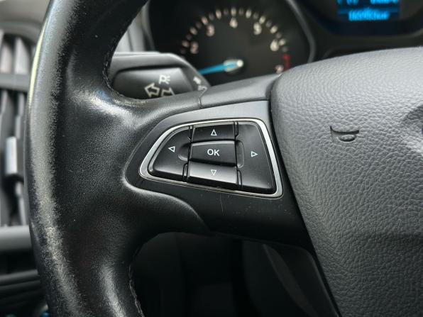 Ford Focus III Рестайлинг с пробегом 2017 года, цена 979 000 рублей, 165929 км, хэтчбек, Автокод Объявления