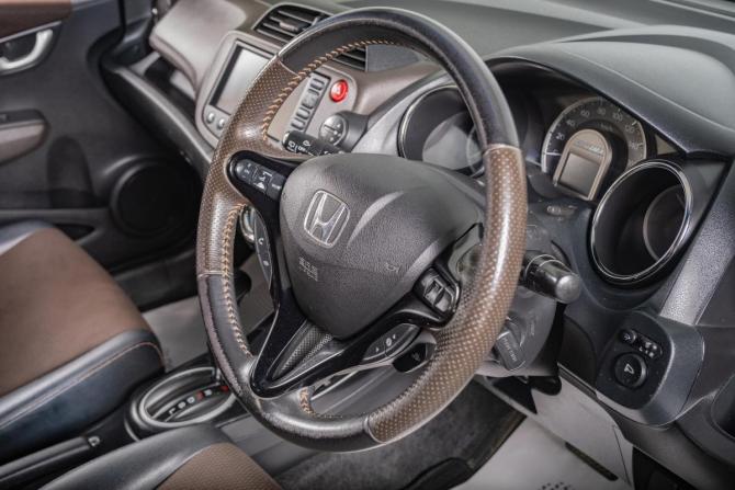 Honda Fit II с пробегом 2012 года, цена 899 000 рублей, 156000 км, хэтчбек, Автокод Объявления