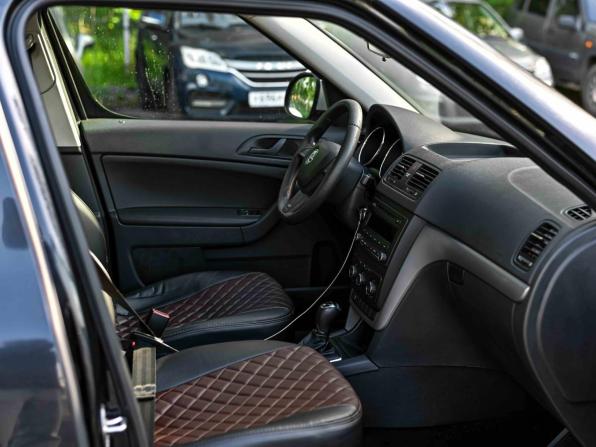 Skoda Yeti I Рестайлинг с пробегом 2015 года, цена 1 275 000 рублей, 100520 км, внедорожник, Автокод Объявления