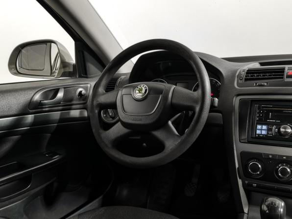 Skoda Octavia II (A5) Рестайлинг с пробегом 2011 года, цена 489 000 рублей, 329818 км, лифтбек, Автокод Объявления