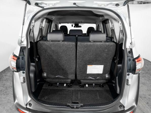 Toyota Sienta II Рестайлинг с пробегом 2018 года, цена 1 400 500 рублей, 102530 км, компактвэн, Автокод Объявления