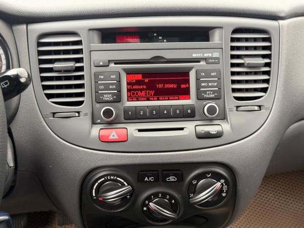 Kia Rio II Рестайлинг с пробегом 2009 года, цена 690 000 рублей, 135602 км, хэтчбек, Автокод Объявления