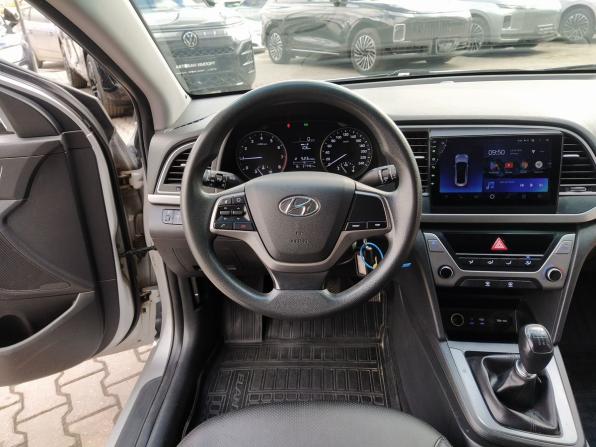 Hyundai Elantra VI (AD) с пробегом 2017 года, цена 1 194 000 рублей, 217000 км, седан, Автокод Объявления