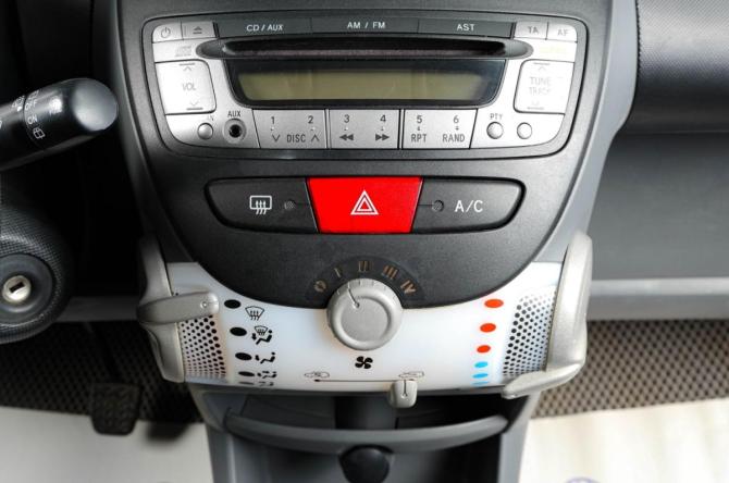 Peugeot 107 I Рестайлинг с пробегом 2010 года, цена 729 000 рублей, 93000 км, хэтчбек, Автокод Объявления