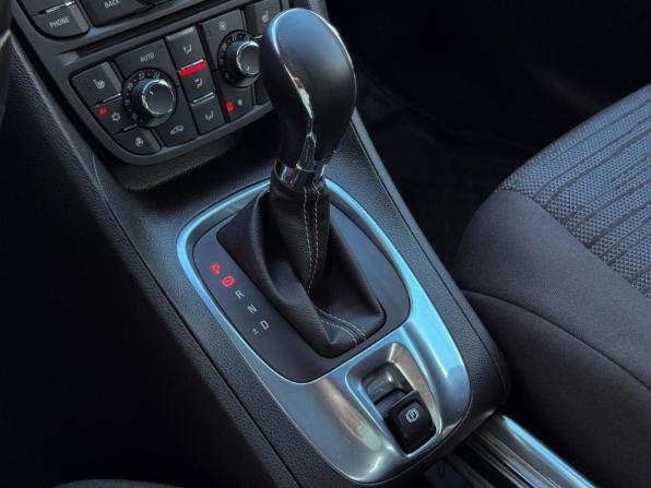 Opel Meriva B Рестайлинг с пробегом 2015 года, цена 1 099 000 рублей, 99386 км, компактвэн, Автокод Объявления