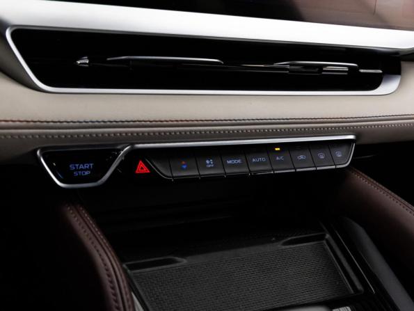 Geely Monjaro I с пробегом 2023 года, цена 2 925 000 рублей, 79045 км, внедорожник, Автокод Объявления