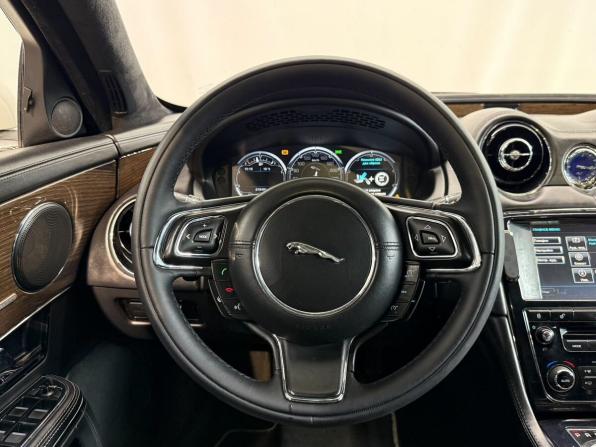 Jaguar XJ IV (X351) с пробегом 2011 года, цена 1 870 000 рублей, 216402 км, седан, Автокод Объявления