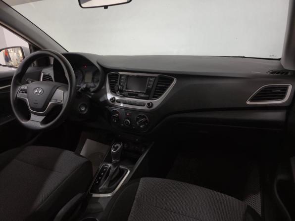 Hyundai Solaris II с пробегом 2017 года, цена 1 280 000 рублей, 112707 км, седан, Автокод Объявления