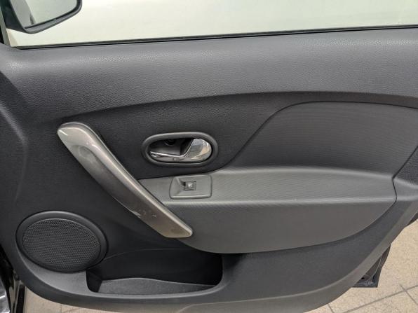 Renault Sandero II с пробегом 2014 года, цена 715 000 рублей, 105750 км, хэтчбек, Автокод Объявления