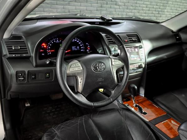 Toyota Camry VI (XV40) Рестайлинг с пробегом 2010 года, цена 1 300 000 рублей, 162567 км, седан, Автокод Объявления