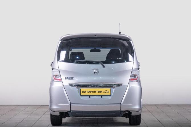 Honda Freed I Рестайлинг с пробегом 2013 года, цена 1 229 000 рублей, 116980 км, компактвэн, Автокод Объявления