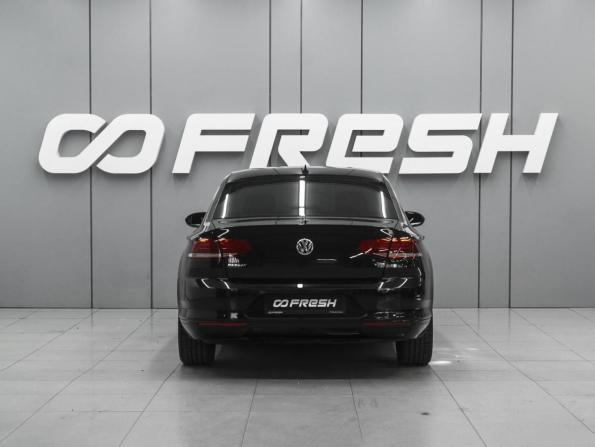 Volkswagen Passat B8 с пробегом 2017 года, цена 1 940 000 рублей, 247816 км, седан, Автокод Объявления