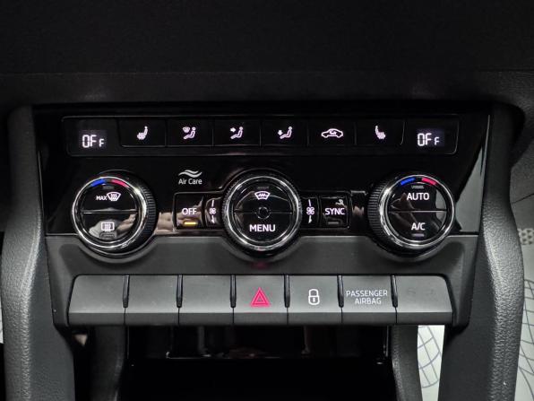 Skoda Karoq I с пробегом 2021 года, цена 1 733 000 рублей, 204960 км, внедорожник, Автокод Объявления