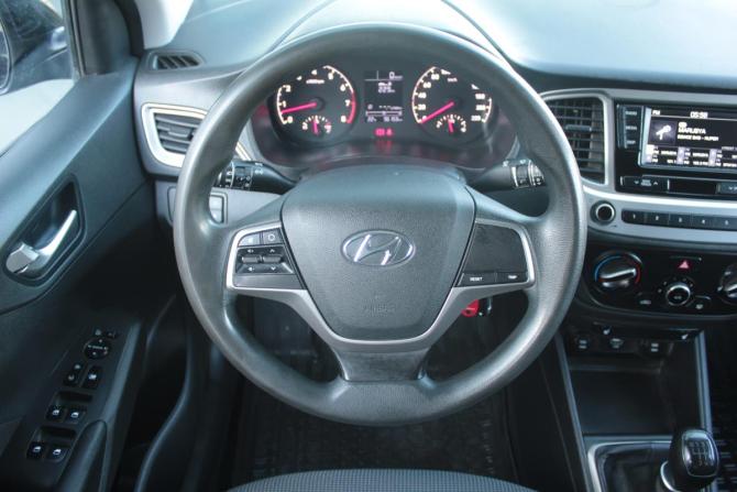 Hyundai Solaris II с пробегом 2019 года, цена 1 300 000 рублей, 96000 км, седан, Автокод Объявления