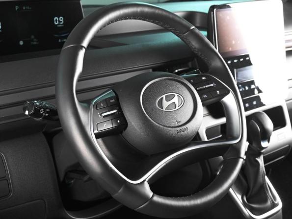 Hyundai Staria I с пробегом 2024 года, цена 6 279 000 рублей, 7188 км, минивэн, Автокод Объявления
