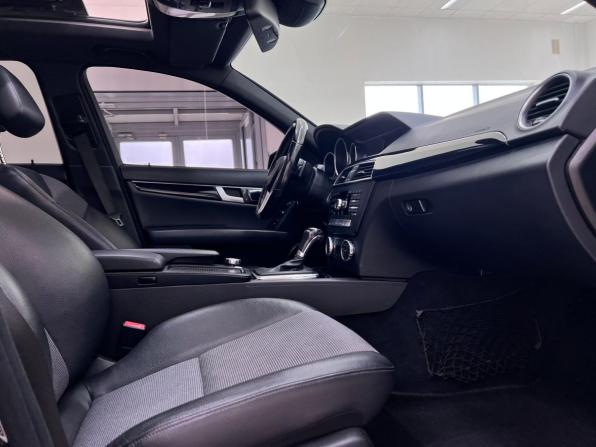 Mercedes-Benz C-Класс III (W204) Рестайлинг с пробегом 2012 года, цена 1 360 000 рублей, 212864 км, седан, Автокод Объявления