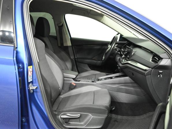 Skoda Octavia IV (A8) с пробегом 2021 года, цена 2 550 000 рублей, 74090 км, лифтбек, Автокод Объявления