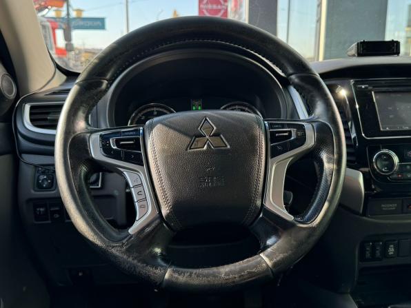 Mitsubishi L200 V с пробегом 2017 года, цена 1 815 000 рублей, 232622 км, offers.body_type.unknown, Автокод Объявления