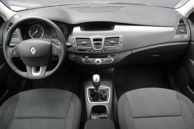Renault Laguna III с пробегом 2009 года, цена 630 000 рублей, 230418 км, лифтбек, Автокод Объявления