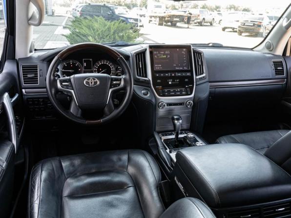 Toyota Land Cruiser 200 Series Рестайлинг 2 с пробегом 2019 года, цена 7 699 000 рублей, 134154 км, внедорожник, Автокод Объявления
