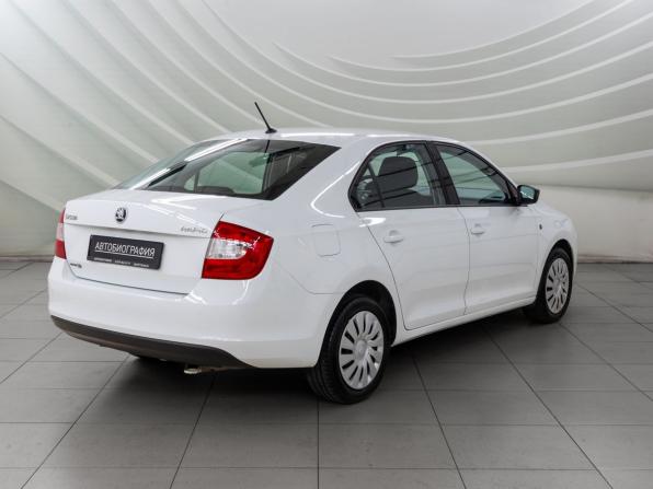Skoda Rapid I с пробегом 2016 года, цена 998 000 рублей, 120494 км, лифтбек, Автокод Объявления