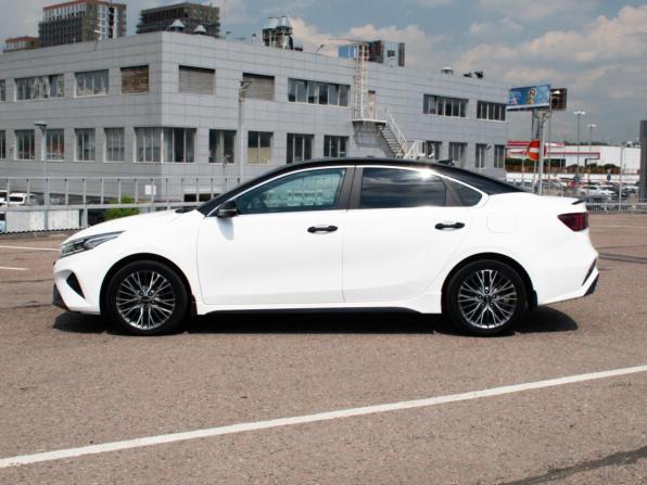 Kia Cerato IV Рестайлинг с пробегом 2022 года, цена 2 580 000 рублей, 64764 км, седан, Автокод Объявления