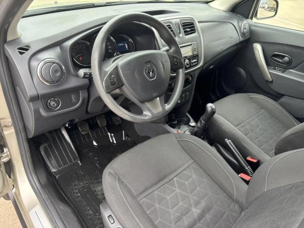 Renault Sandero II с пробегом 2018 года, цена 1 028 432 рубля, 75884 км, хэтчбек, Автокод Объявления