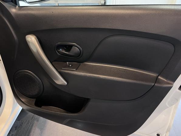 Renault Logan II Рестайлинг с пробегом 2020 года, цена 730 000 рублей, 299022 км, седан, Автокод Объявления