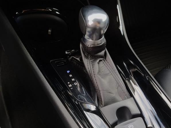 Toyota C-HR I с пробегом 2018 года, цена 2 500 000 рублей, 61000 км, внедорожник, Автокод Объявления
