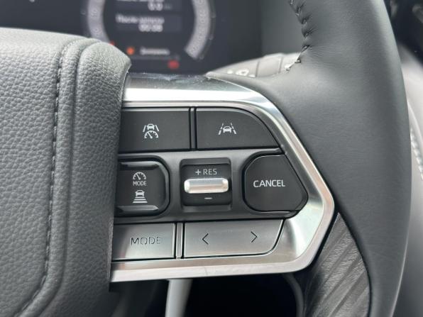 Toyota Land Cruiser 300 Series с пробегом 2026 года, цена 15 600 000 рублей, 16 км, внедорожник, Автокод Объявления