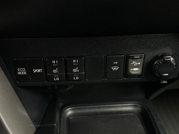 Toyota RAV4 IV (XA40) Рестайлинг с пробегом 2016 года, цена 2 350 000 рублей, 138030 км, внедорожник, Автокод Объявления